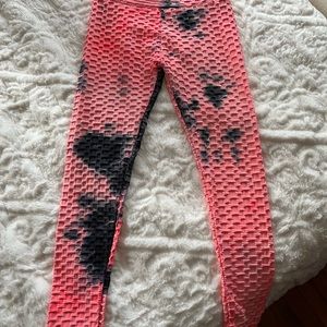 Tie dye Tik Tok leggings. Pink and black. Size medium
